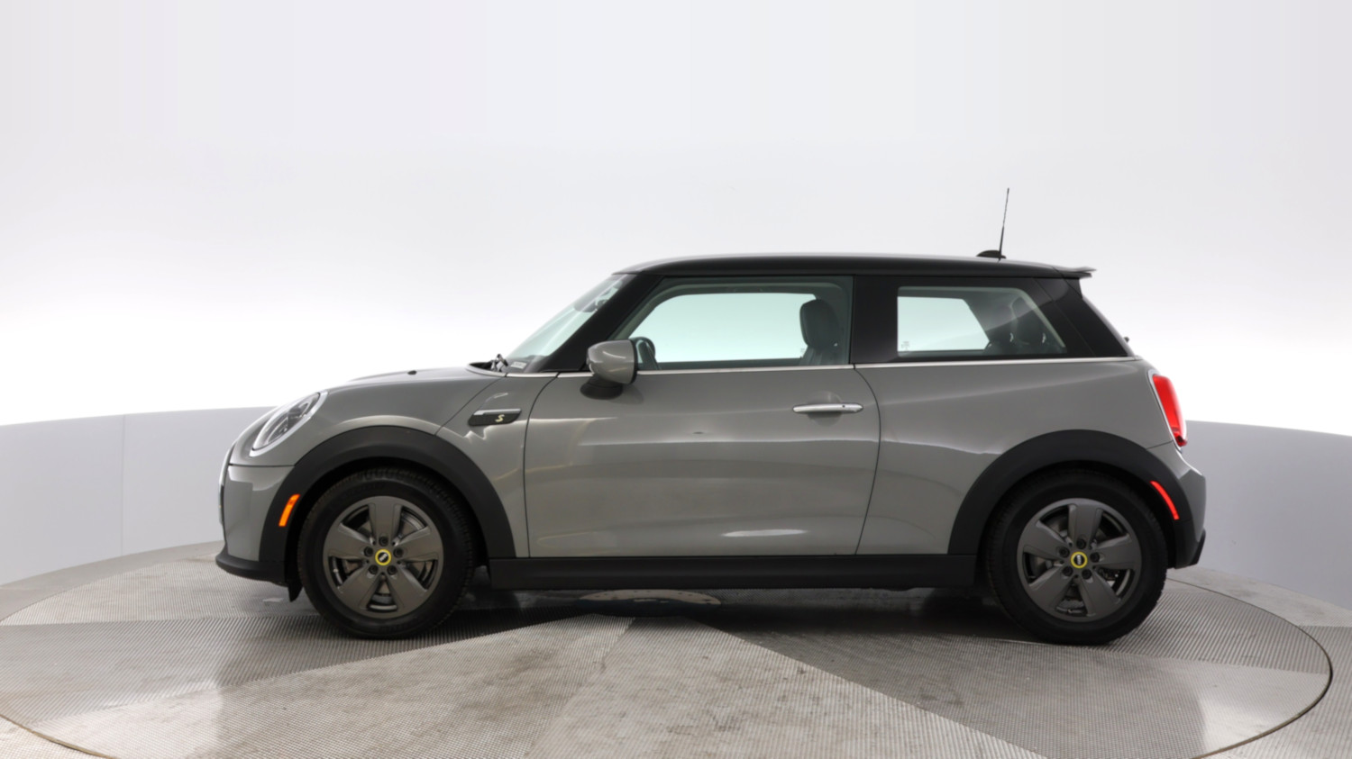 2022 MINI Cooper SE โ VIN WMW13DJ03N2P85981