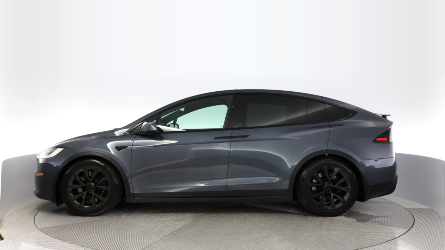 2022 Tesla Model X โ VIN 7SAXCDE50NF363587