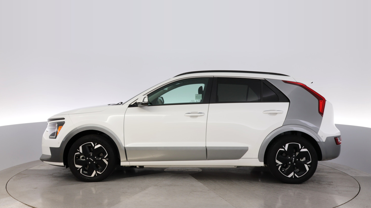 2023 Kia Niro EV โ VIN KNDCT3L16P5015836