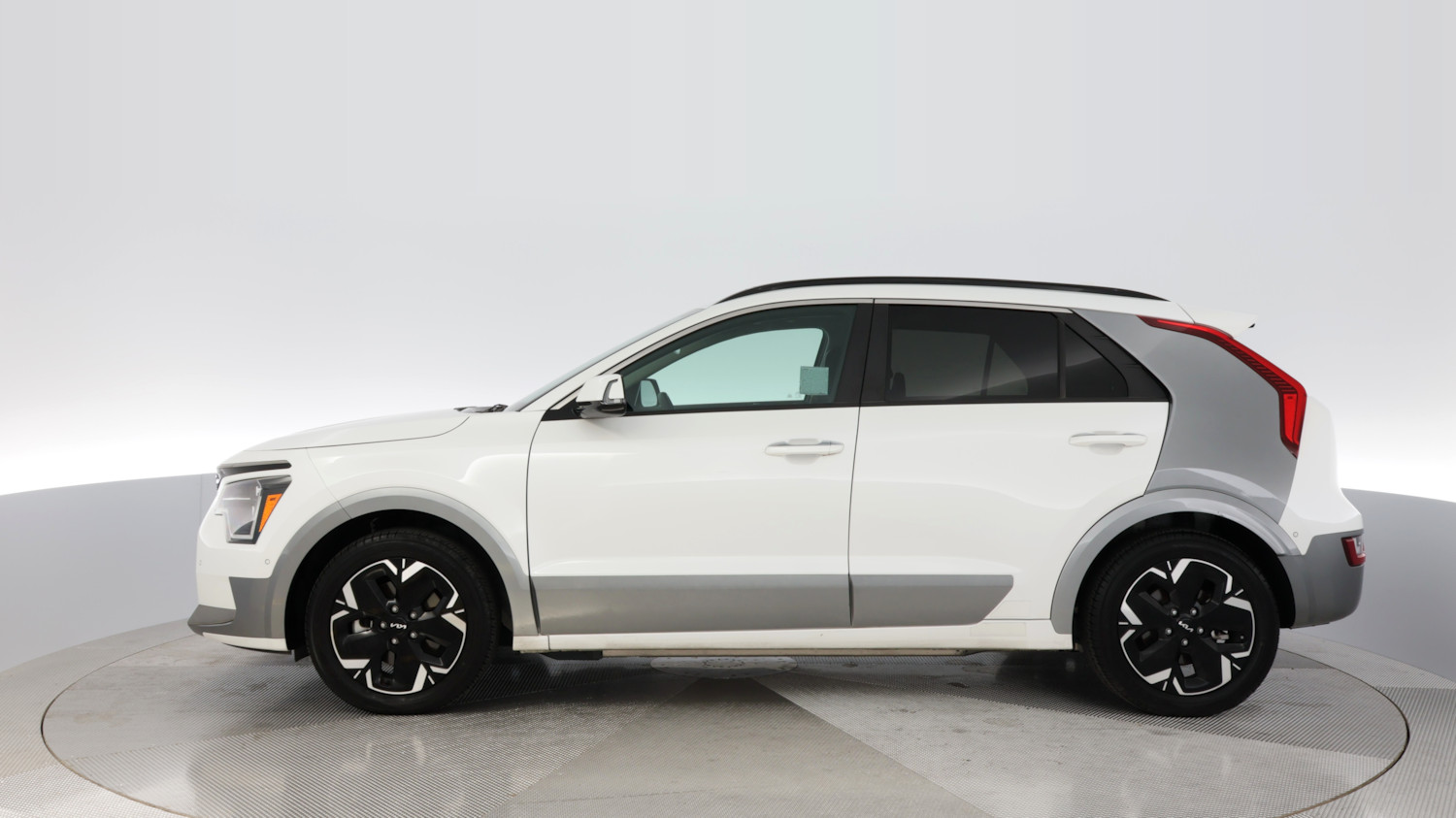 2023 Kia Niro EV โ VIN KNDCT3L16P5042244
