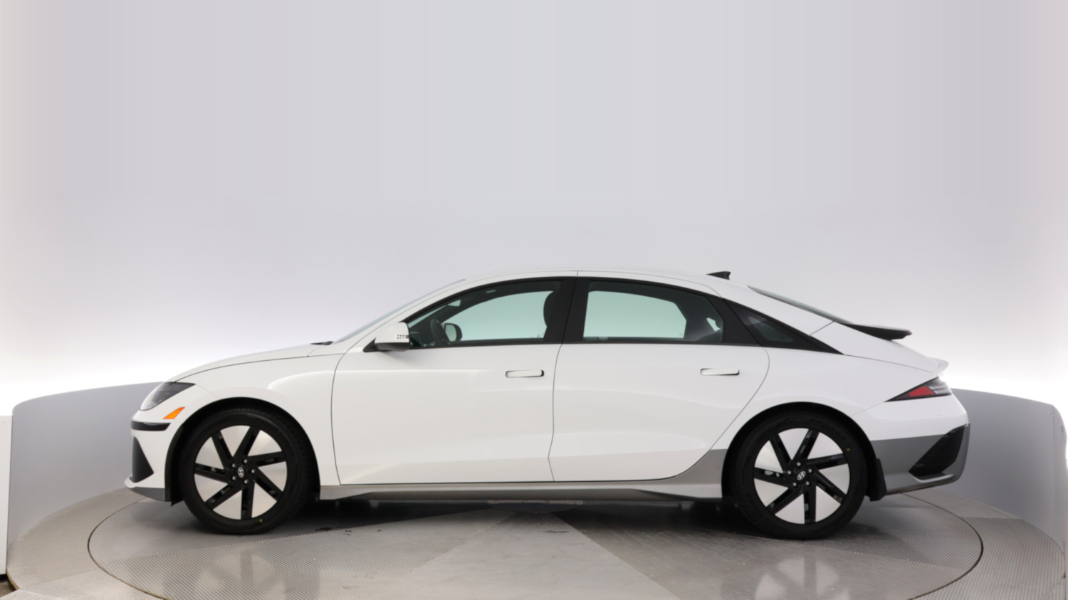 2024 Hyundai IONIQ 6 โ VIN KMHM24AA6RA058191