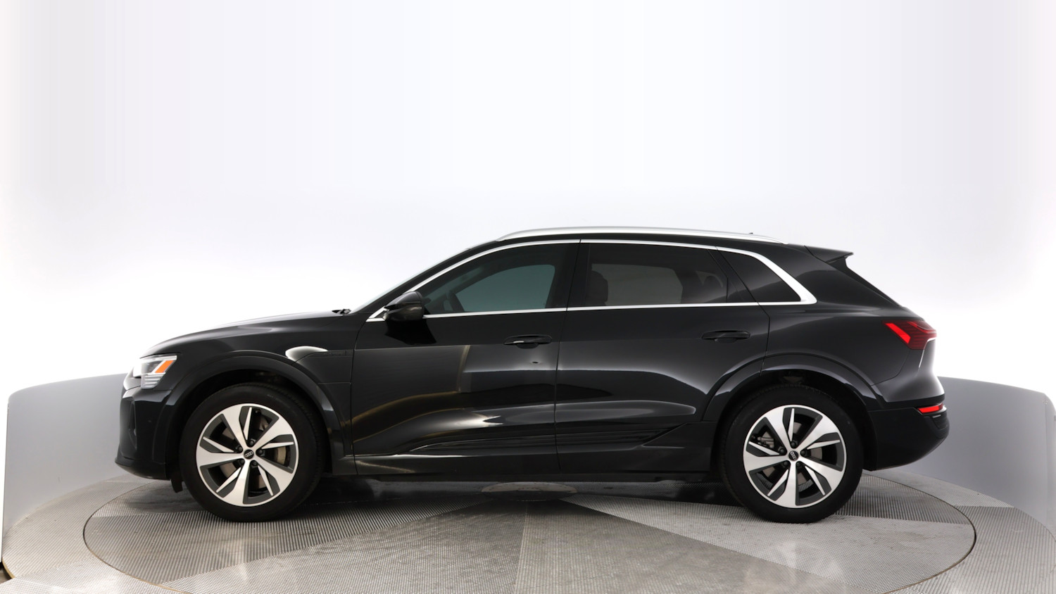 2024 Audi Q8 e-tron โ VIN WA15AAGE6RB008559