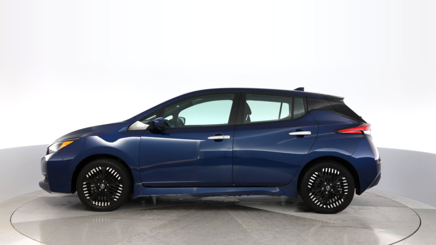 2024 Nissan LEAF โ VIN 1N4CZ1CV2RC555937