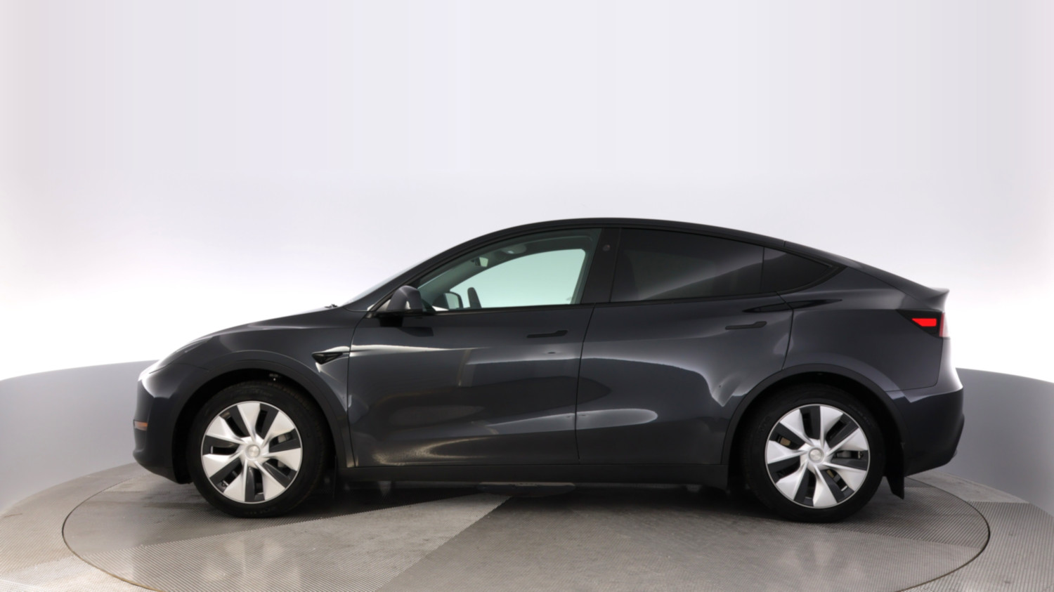 2024 Tesla Model Y โ VIN 7SAYGAEE7RF054096