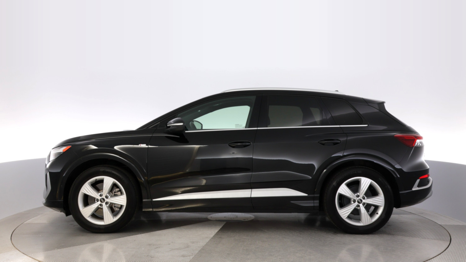 2024 Audi Q4 e-tron โ VIN WA1LUBFZ4RP079190